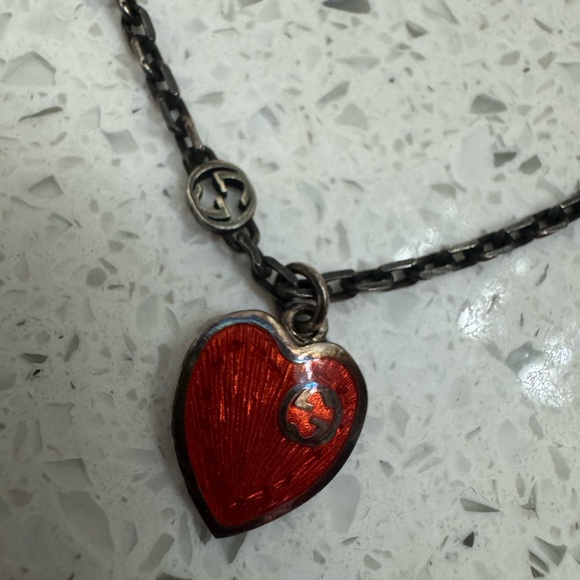 Necklace with Interlocking G enamel heart monogram chain silver red shiny - Picture 6 of 10